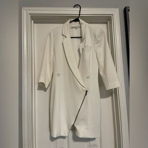 WHITE ZIPUP BLAZER